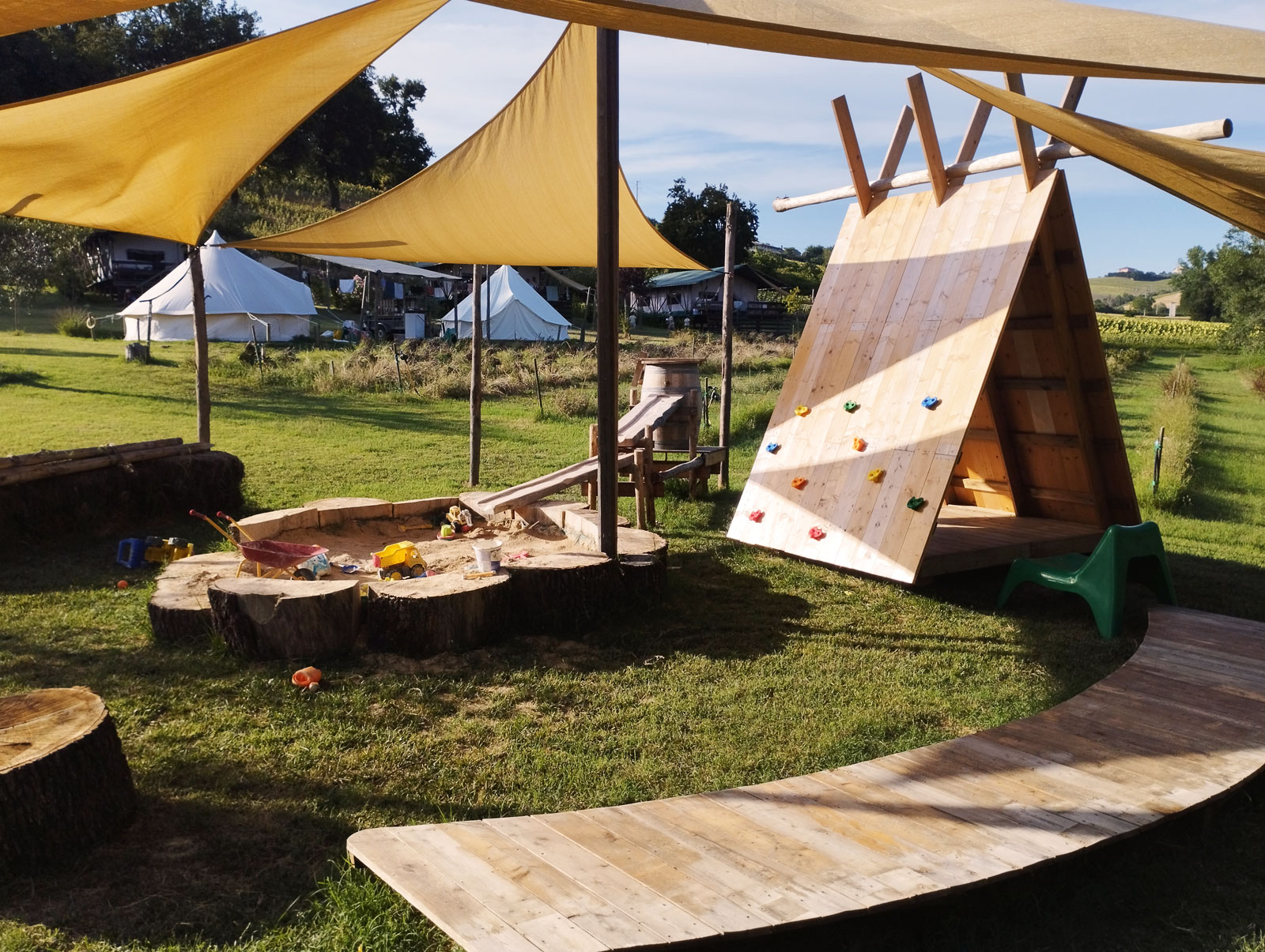 Camping in Le Marche Italië – Glamping & Kamperen bij Camping Suasa