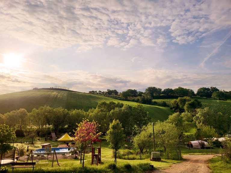 Camping in Le Marche Italië – Glamping & Kamperen bij Camping Suasa