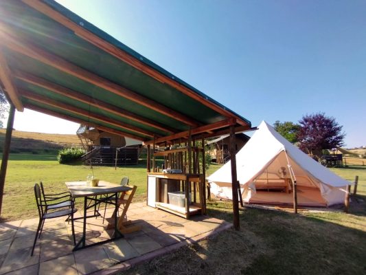 Belltent in Le Marche bij Camping Suasa