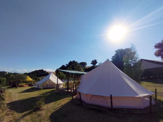Belltent in Le Marche bij Camping Suasa