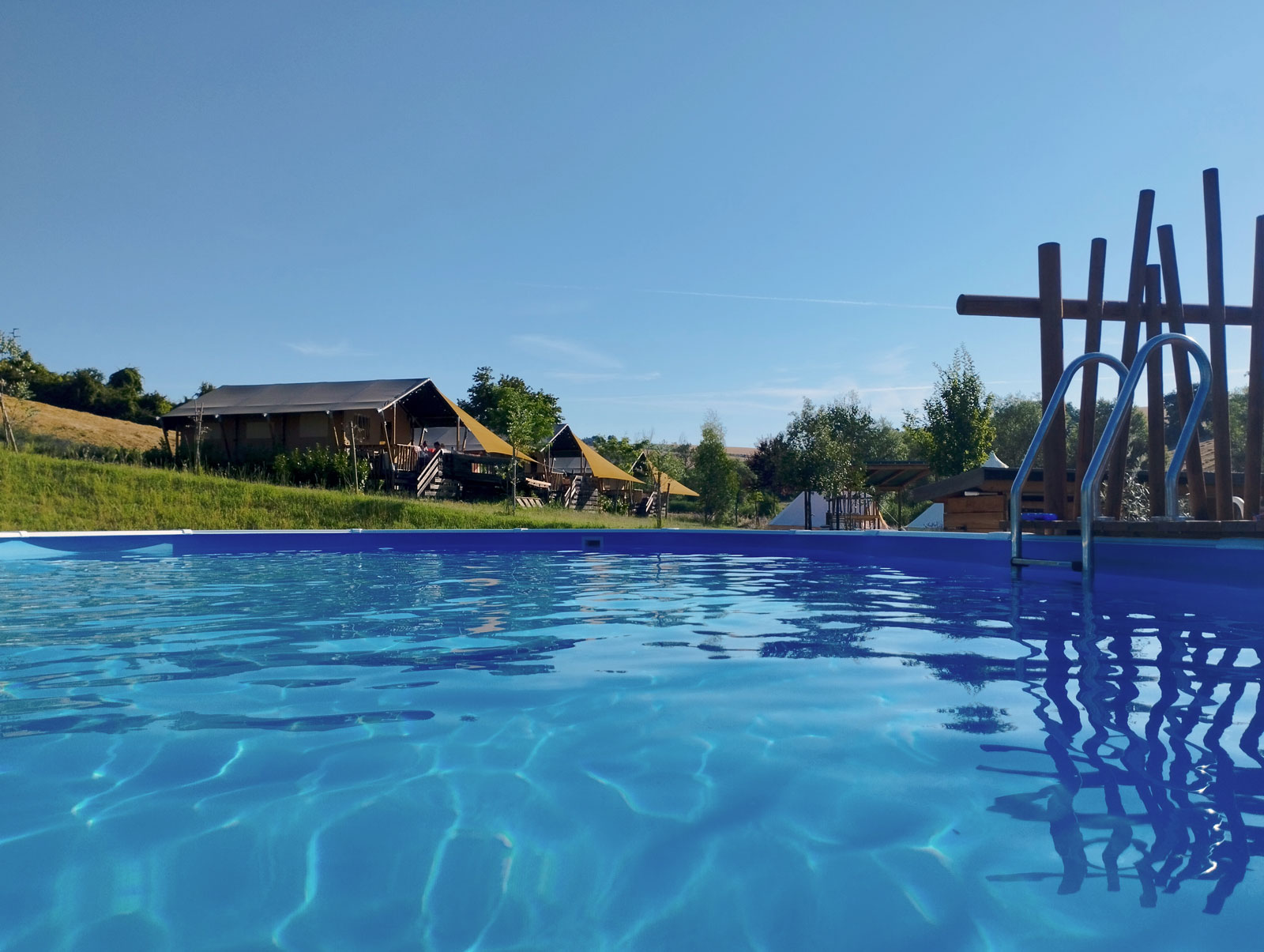 Camping Suasa: Kleinschalig en Kindvriendelijk