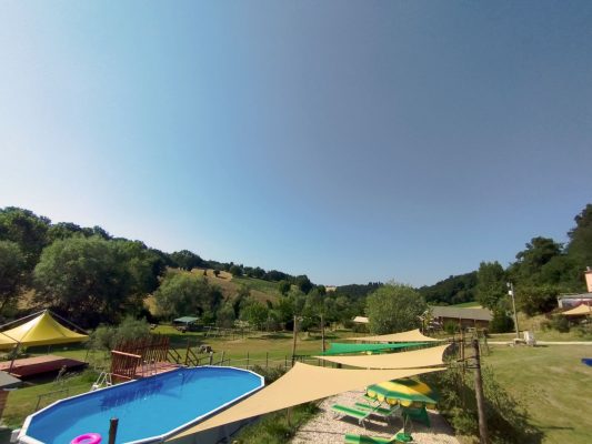 Camping Suasa: Kleinschalig en Kindvriendelijk