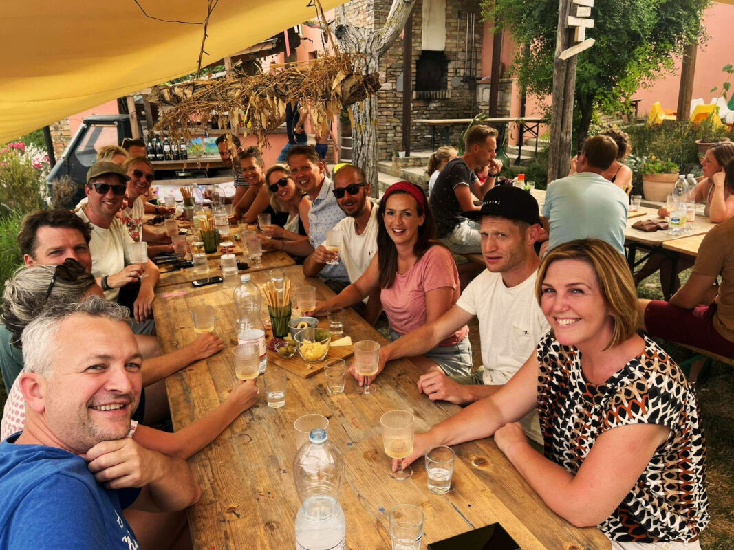 Sterke Verhalen & Praatje Pot bij Camping Suasa