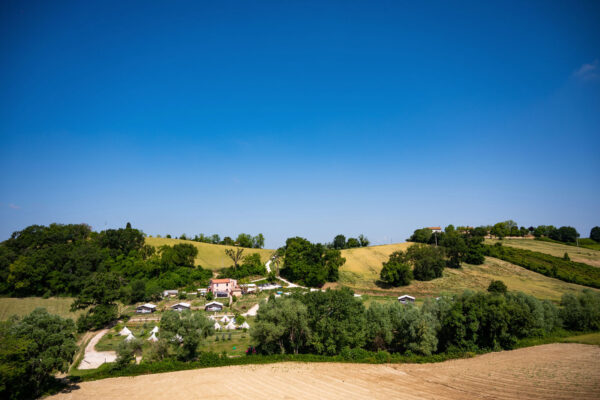 Camping-Suasa_heuvels-Le-Marche-DM