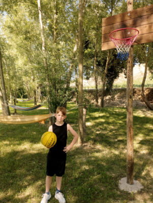 Camping Suasa Basketbal in Het Bos