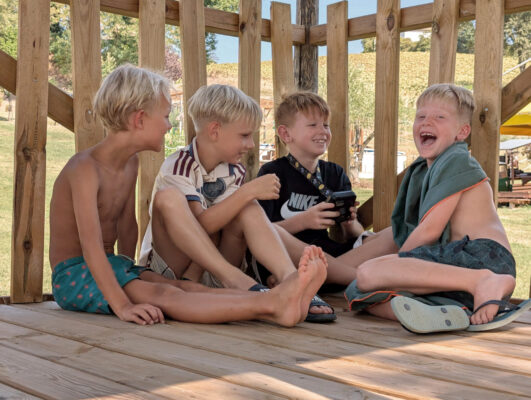 Camping Suasa Speelhuisje Jongens