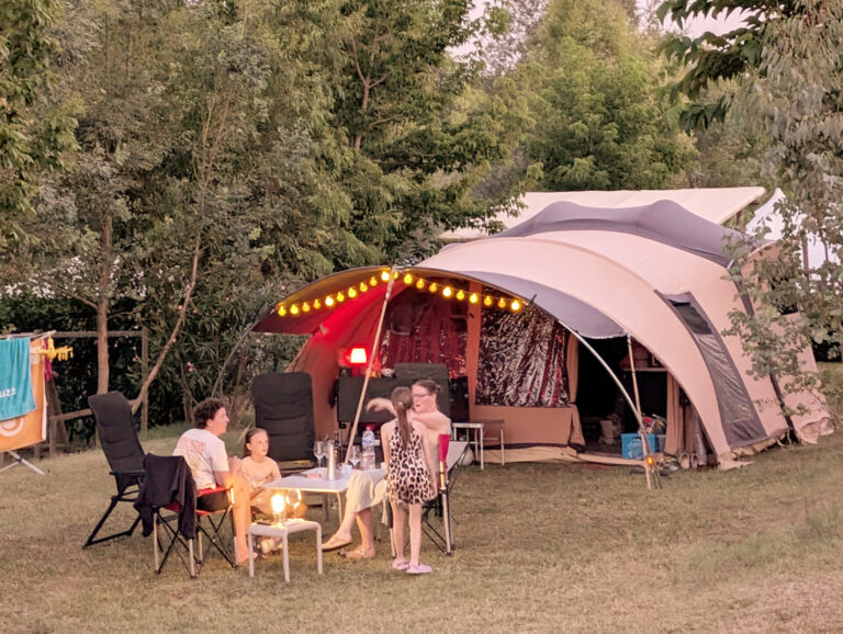 Camping Suasa Tent Kampeerplek