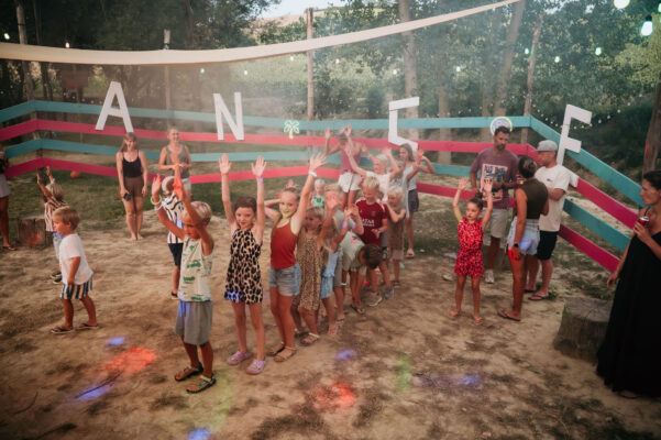 camping suasa kinderdisco handenlucht