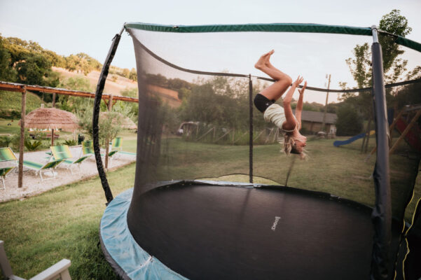 camping suasa salto trampoline