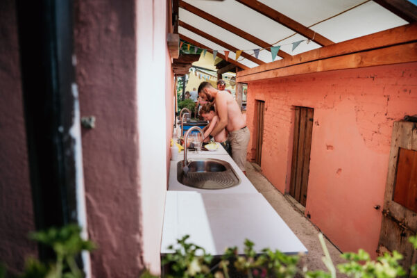 camping suasa samen afwassen
